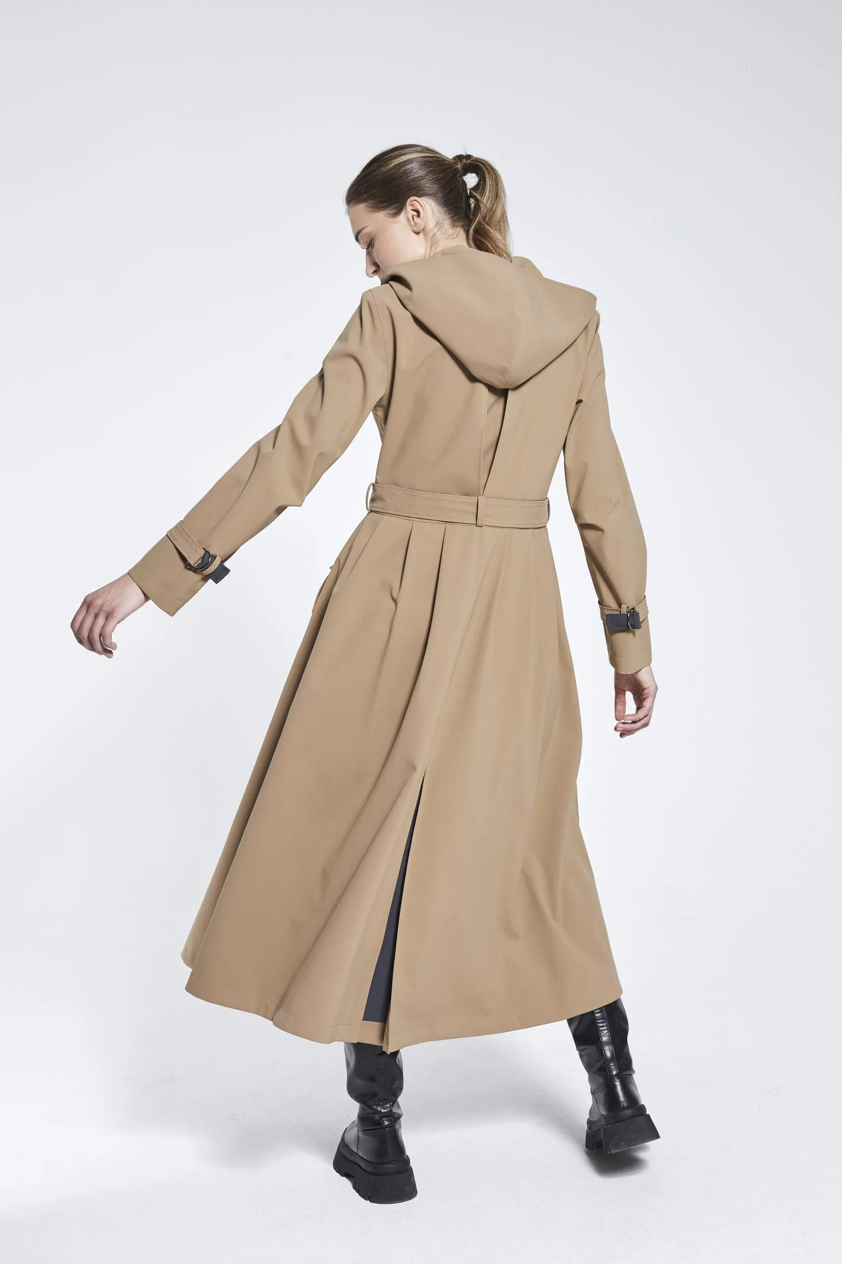 SAND ICONIC RAINCOAT - recycled materials